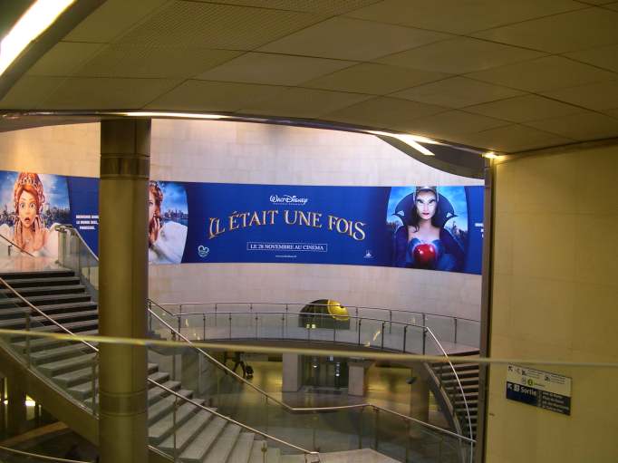  Station de métro Saint-Lazare